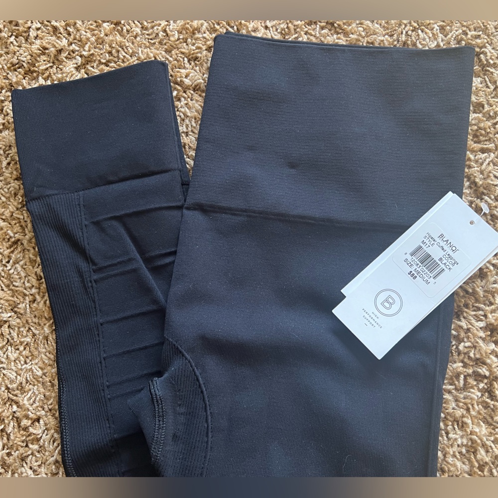 Blanqi Hipster Cuffed Leggings